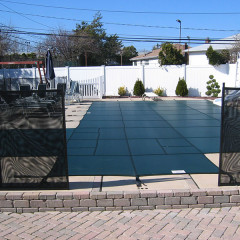 manual opening pool gate